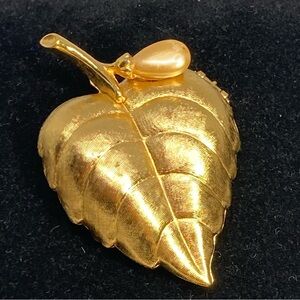 Vintage Avon Gold Tone Leaf Brooch Solid Perfume Locket with Faux Pearl